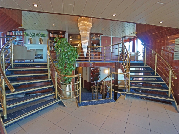 MS Rhein Prinzessin Atrium of Phoenix Reisen Bonn