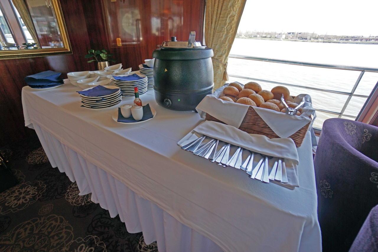 MS Rhein Prinzessin Lounge Boullion of Phoenix Reisen Bonn