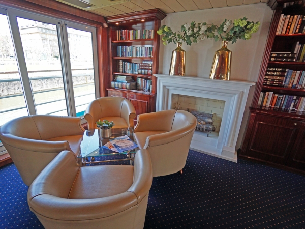 MS Rhein Prinzessin Bibliothek of Phoenix Reisen Bonn