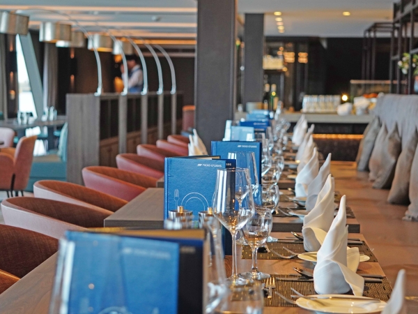 MS nickoSPIRIT Panoramarestaurant of nicko cruises
