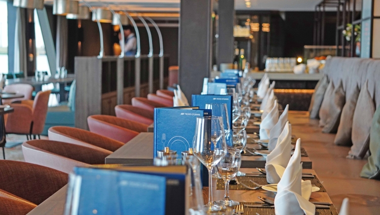MS nickoSPIRIT Panoramarestaurant of nicko cruises