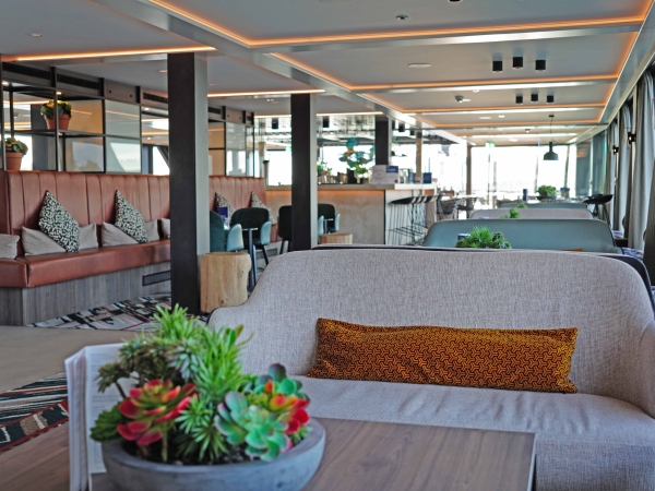 MS nickoSPIRIT Panoramasalon of nicko cruises