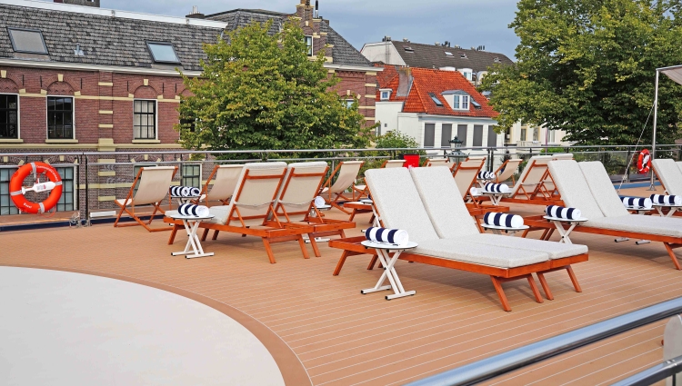 MS Transcend Connect Sundeck of Transcend