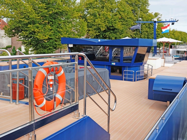 MS Transcend Connect Sundeck of Transcend