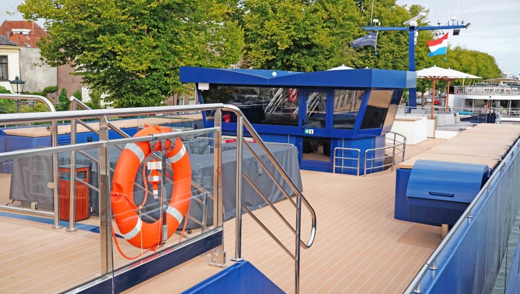 MS Transcend Connect Sundeck of Transcend