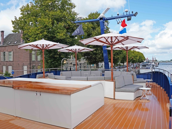 MS Transcend Connect Sundeck of Transcend