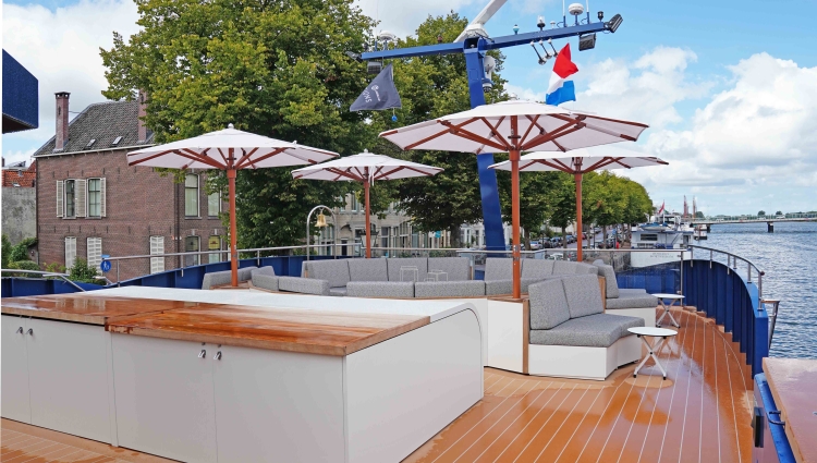 MS Transcend Connect Sundeck of Transcend