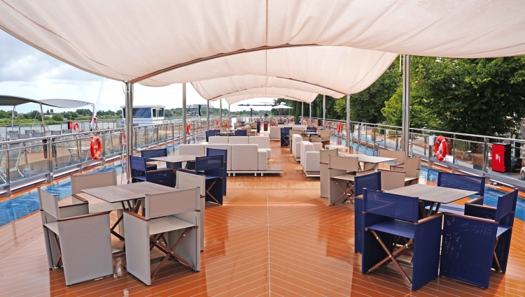 MS Transcend Connect Sundeck of Transcend