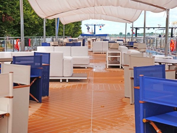 MS Transcend Connect Sundeck of Transcend