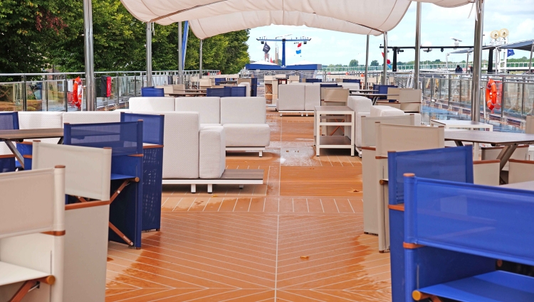 MS Transcend Connect Sundeck of Transcend