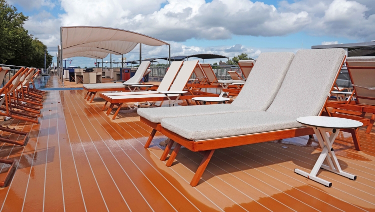 MS Transcend Connect Sundeck of Transcend