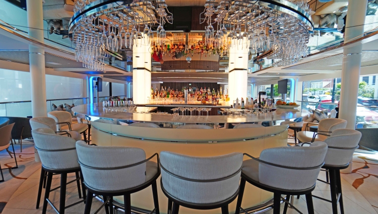 MS Transcend Connect The Lounge Bar of Transcend