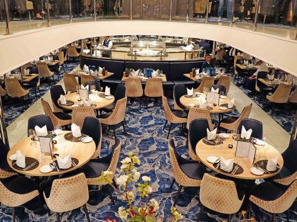  MS nickoVISION of nicko cruises Vision-Restaurant