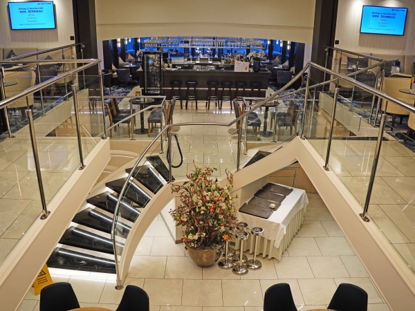 MS nickoVISION of nicko cruises Panorama-Bar