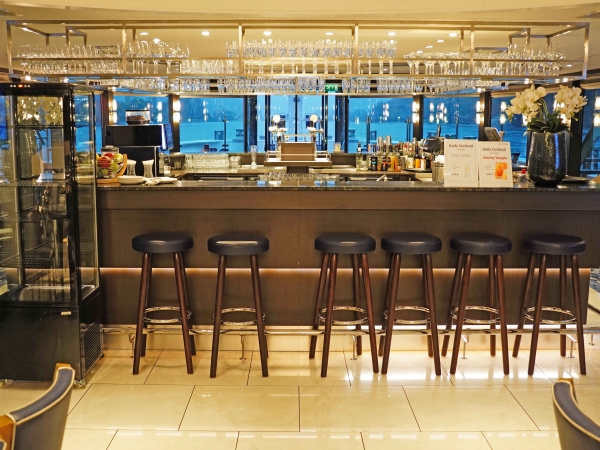 MS nickoVISION of nicko cruises Panorama-Bar