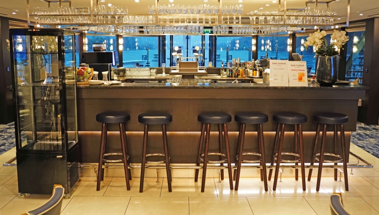 MS nickoVISION of nicko cruises Panorama-Bar