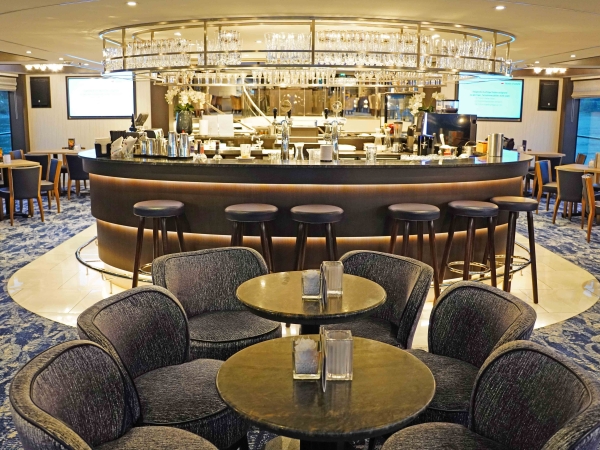 MS nickoVISION of nicko cruises Panorama-Bar