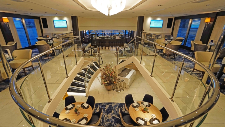  MS nickoVISION of nicko cruises Vision-Restaurant