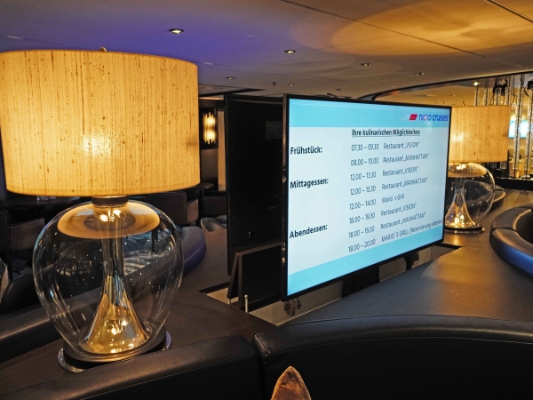 MS nickoVISION of nicko cruises Panorama-Salon