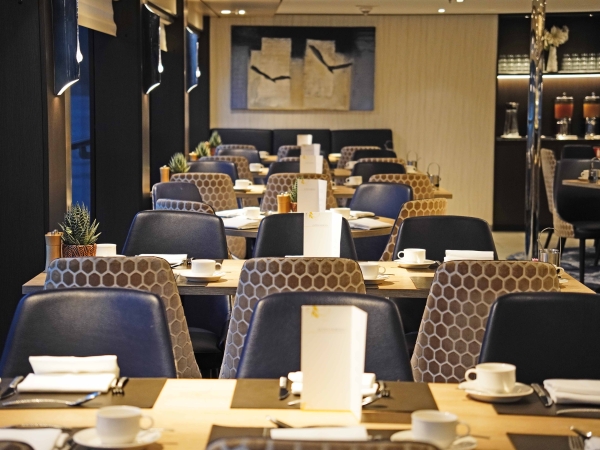 MS nickoVISION of nicko cruises Vision-Restaurant