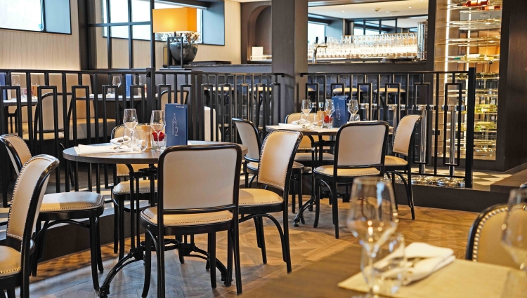  MS nickoVISION of nicko cruises Manhatten Restaurant
