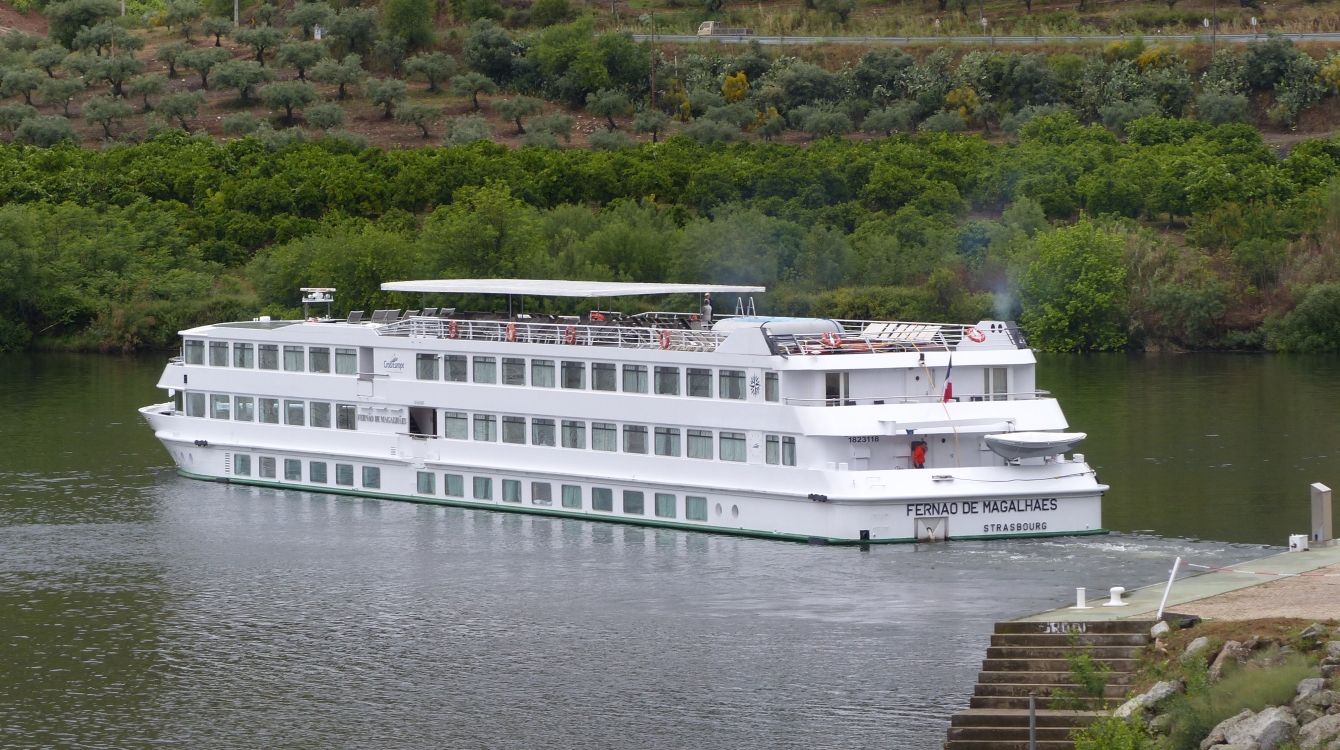 MS Fernao de Magalhaes Magellan of Phoenix Reisen Bonn