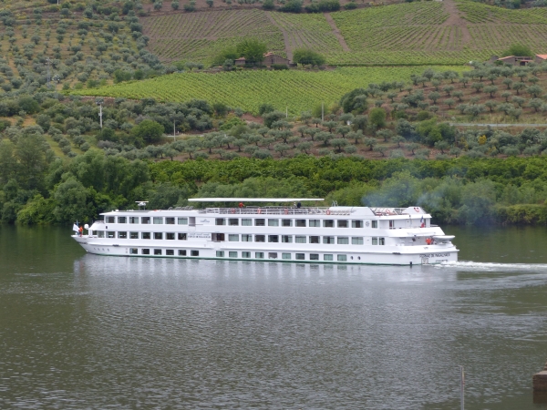MS Fernao de Magalhaes Magellan of Phoenix Reisen Bonn